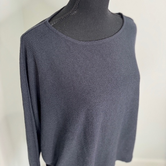 H&M Dark Blue Oversized Knit Boxy Sweater (L) - Picture 3 of 9
